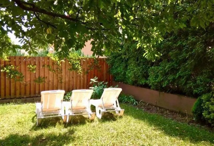 پانسیون Villa Lux