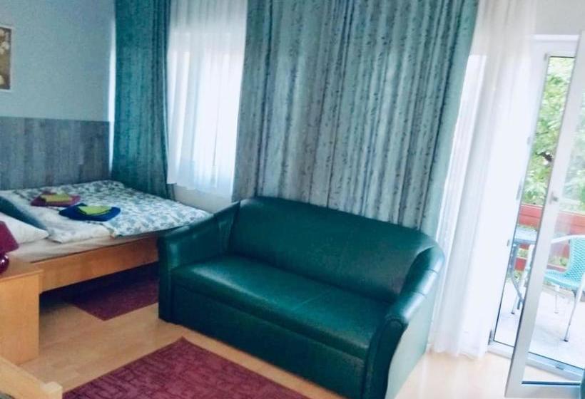 بنسيون Villa Lux