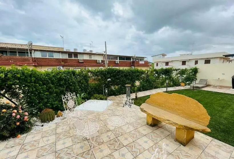 Aamiaismajoitus (B&B) Villa Maresa