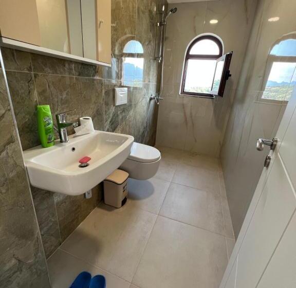 هتل Bujtina Celiku