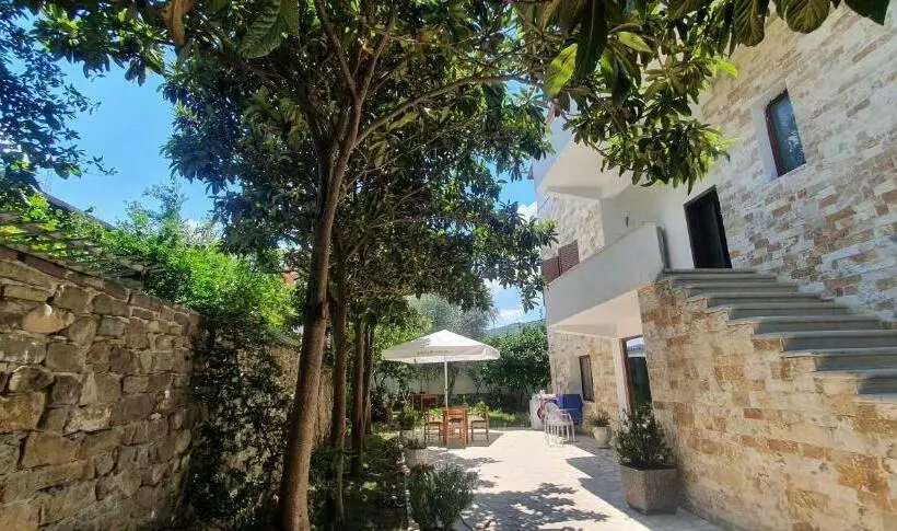 پانسیون Xho S Forest Guest House