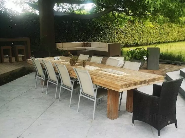 Aamiaismajoitus (B&B) Bed & Bokes Aan De Maaskant