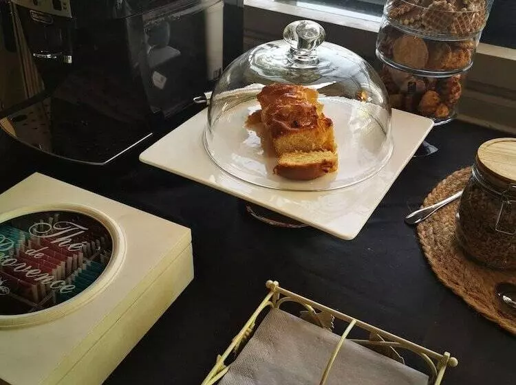 Aamiaismajoitus (B&B) Bed & Bokes Aan De Maaskant