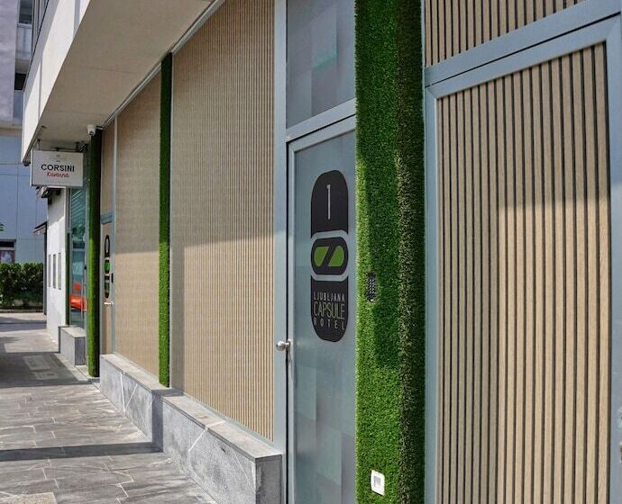 هتل کپسول Ljubljana Capsule Hostel