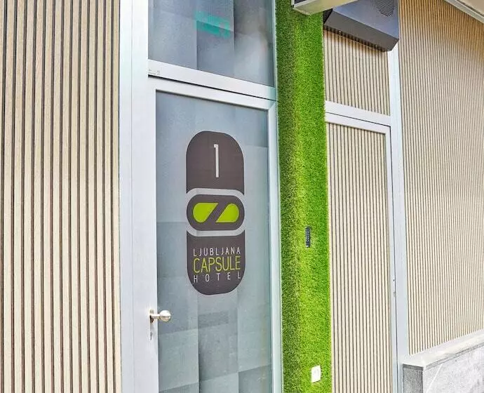 هتل کپسول Ljubljana Capsule Hostel