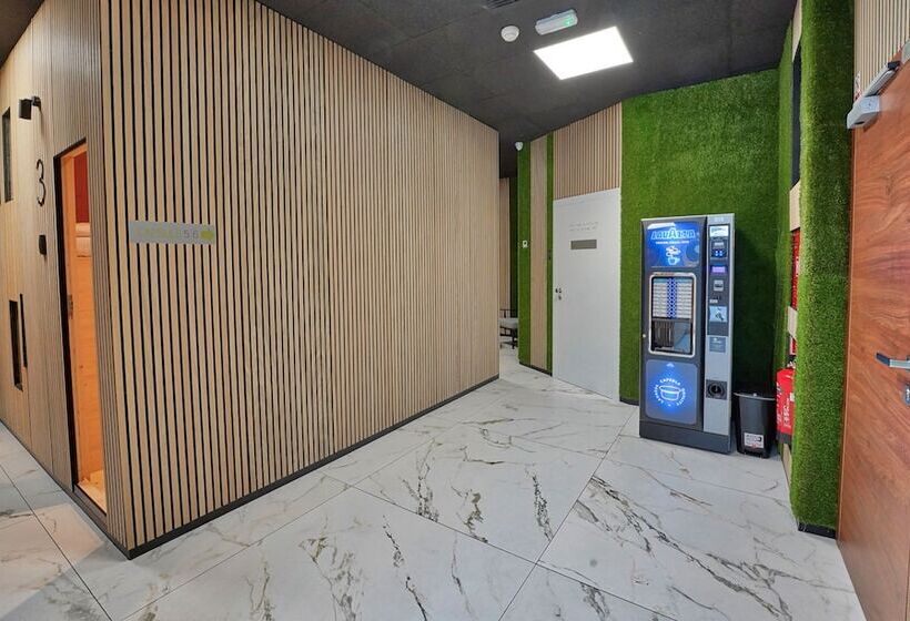 هتل کپسول Ljubljana Capsule Hostel