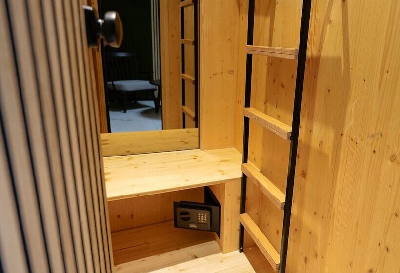 هتل کپسول Ljubljana Capsule Hostel