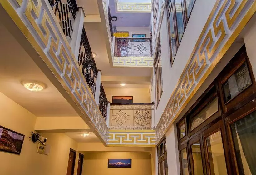Hotelli Muscatel Bhumsang 200 Mts From Mall Road