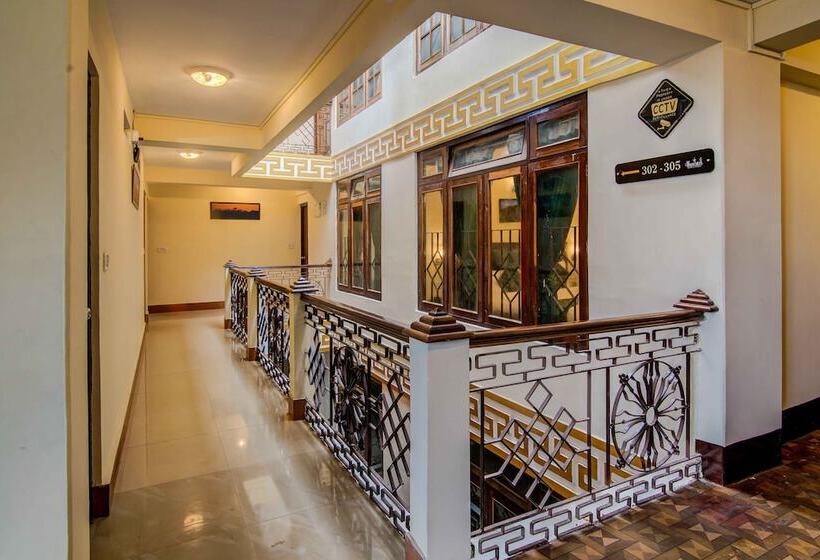 Hotel Muscatel Bhumsang 200 Mts From Mall Road