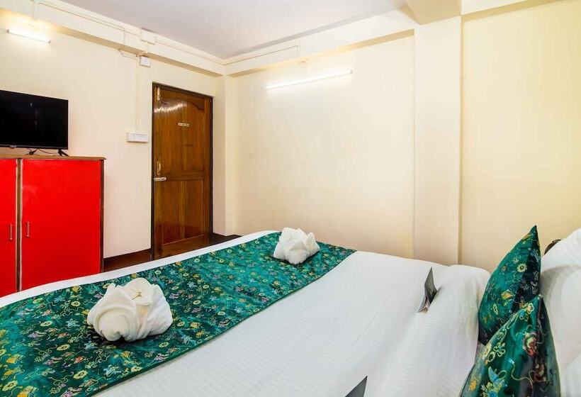 Hotel Muscatel Bhumsang 200 Mts From Mall Road