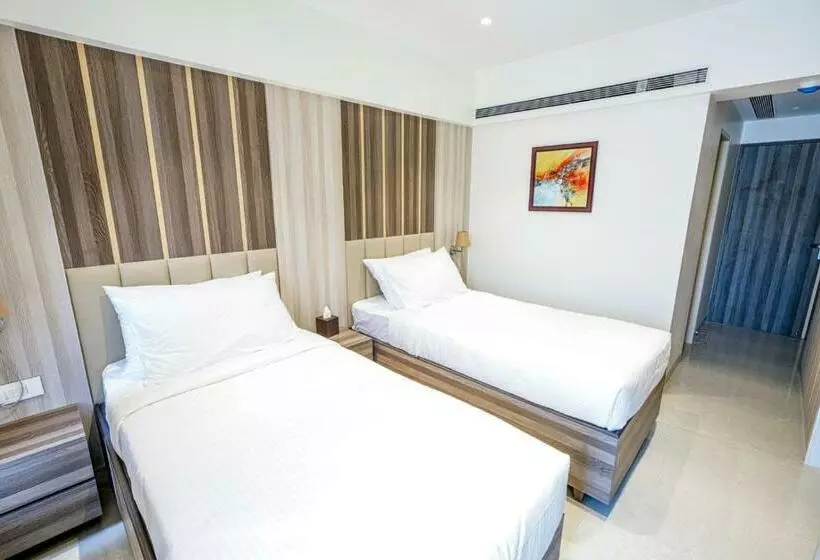 Hotelli The Thane Club