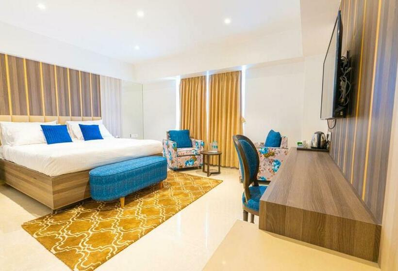 ホテル The Thane Club