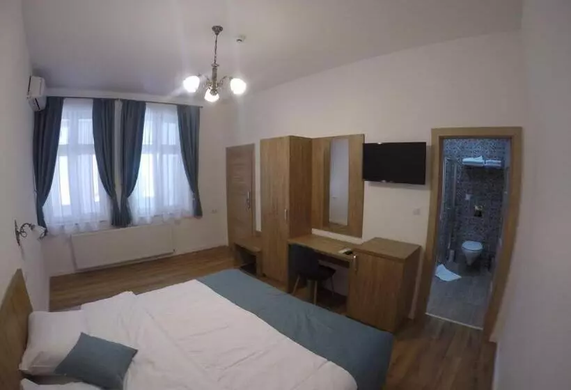 پانسیون Casa Bacila