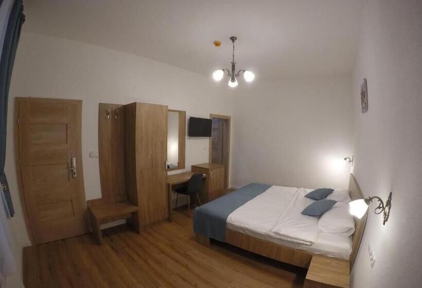 پانسیون Casa Bacila