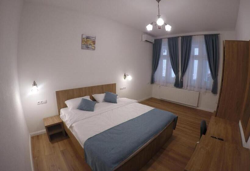 پانسیون Casa Bacila