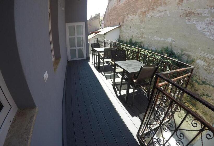 پانسیون Casa Bacila