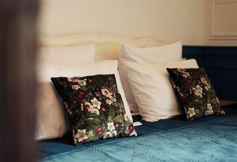 Aamiaismajoitus (B&B) Manoir De Laroque Delprat