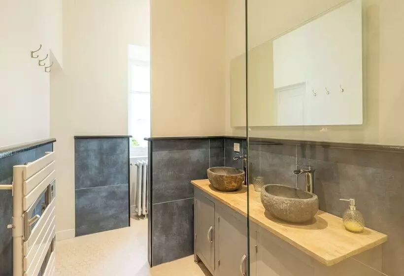 Aamiaismajoitus (B&B) Manoir De Laroque Delprat