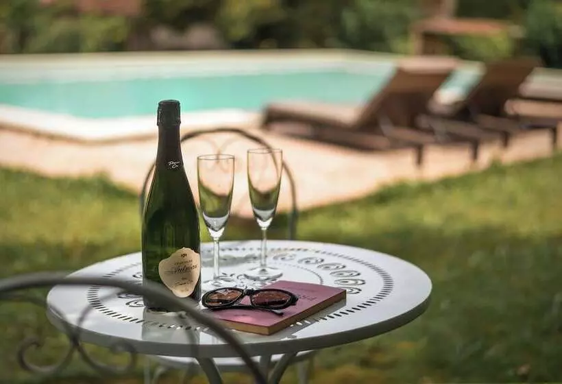 Aamiaismajoitus (B&B) Manoir De Laroque Delprat