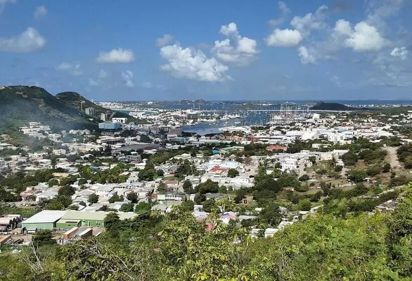 Charming 1 Bed Studio In Simpson Bay   Beacon Hill