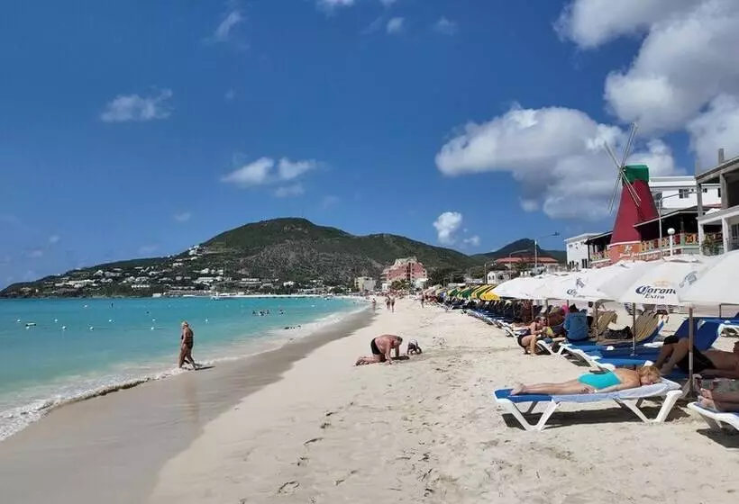 Charming 1 Bed Studio In Simpson Bay   Beacon Hill