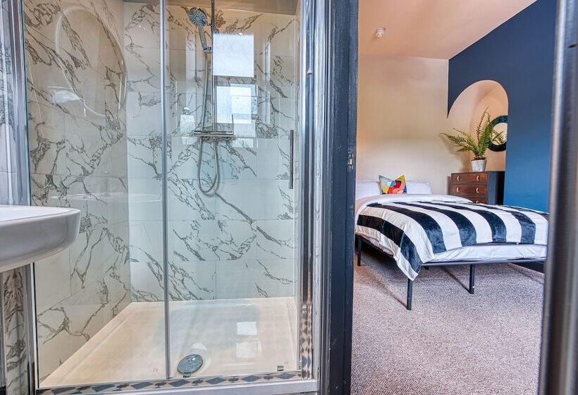 پانسیون New Unique Keighley Room