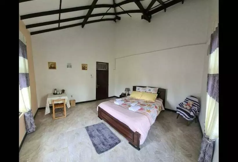 ペンション Room In Bb   Ja Elas French Touch