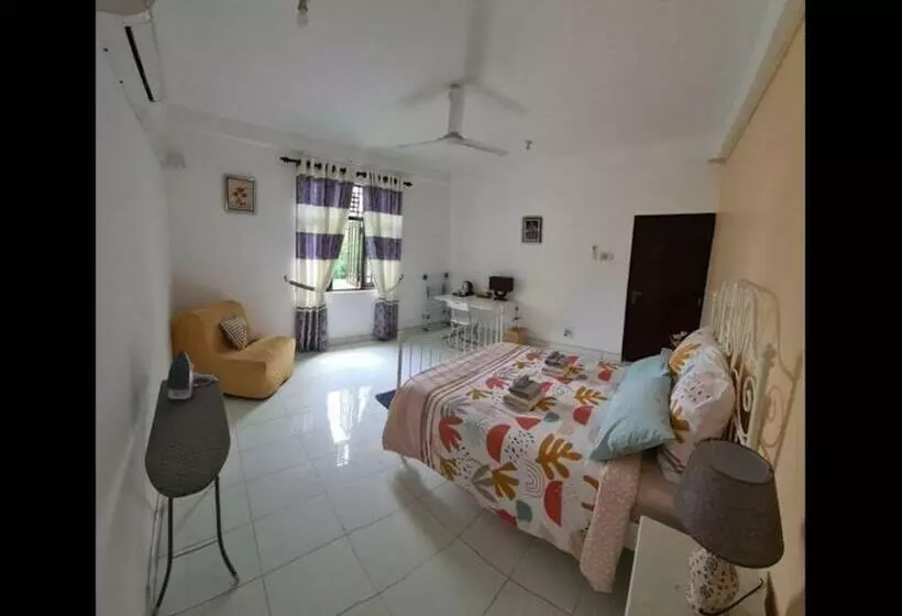 ペンション Room In Bb   Ja Elas French Touch