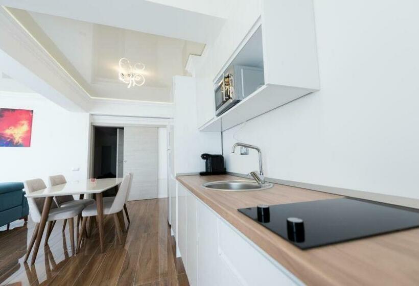 White Tower Apartament Privat Mamaia 504