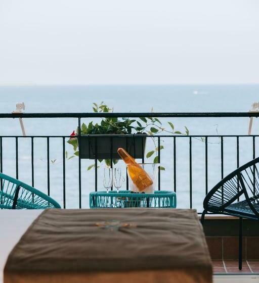 تختخواب و صبحانه Frontemare Suite