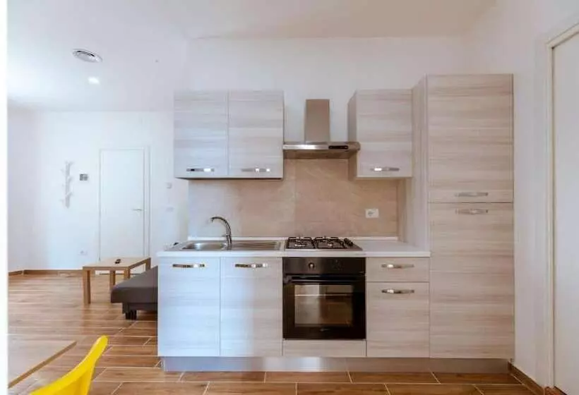 Central House   Apartments In Naples