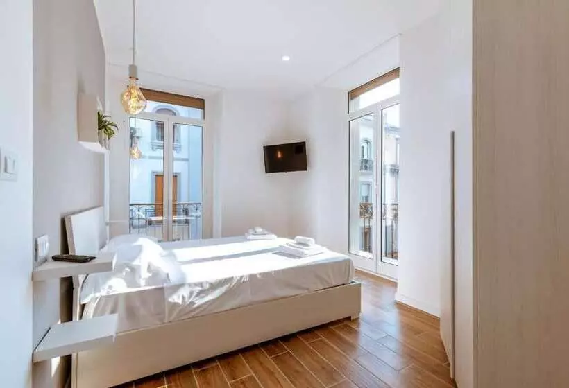 Central House   Apartments In Naples