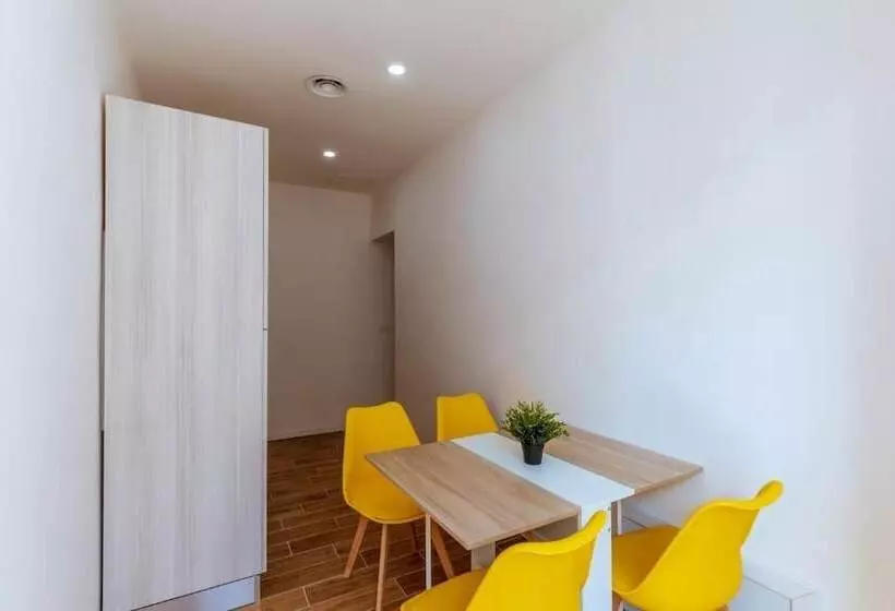 Central House   Apartments In Naples