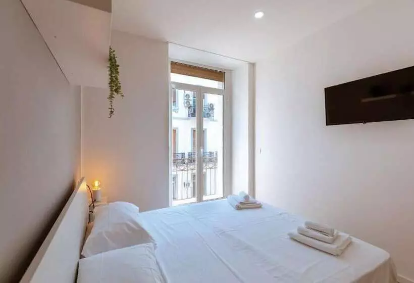 Central House   Apartments In Naples