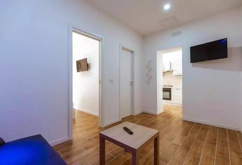 Central House   Apartments In Naples