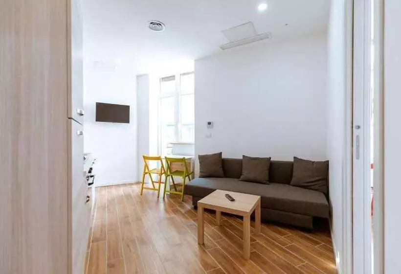Central House   Apartments In Naples