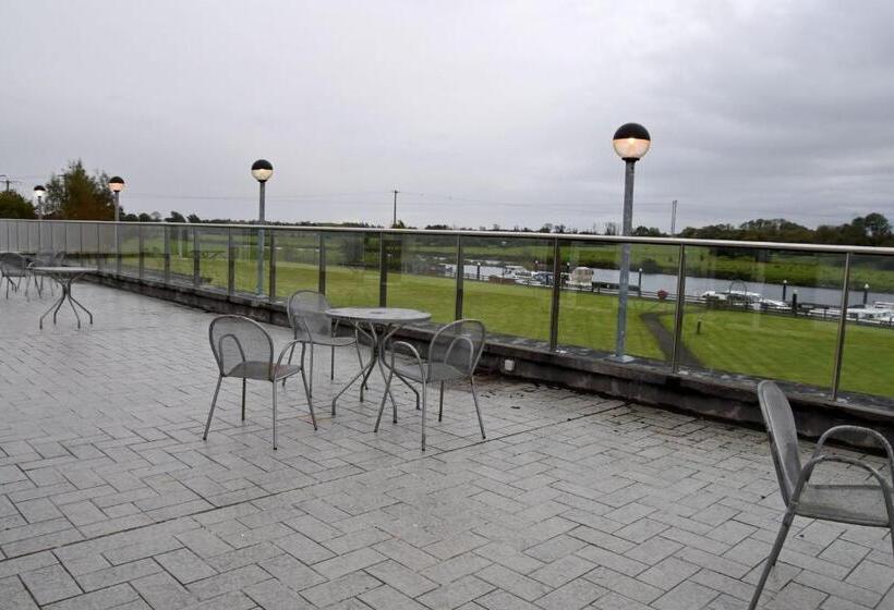 فندق Moycarn Lodge & Marina