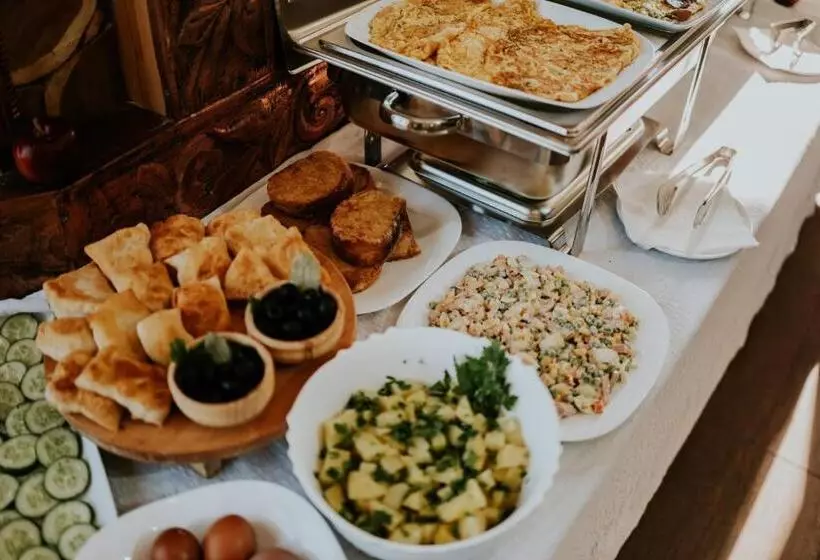 هتل Noor Konjic