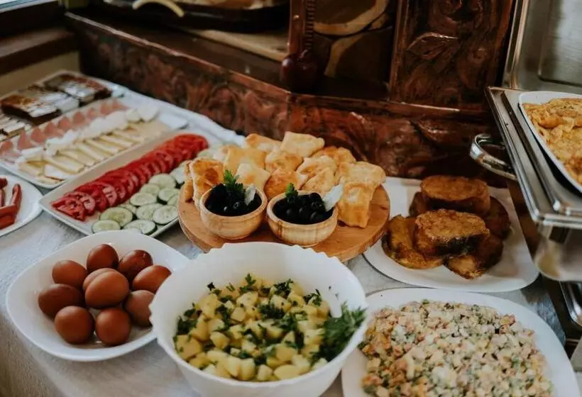 هتل Noor Konjic