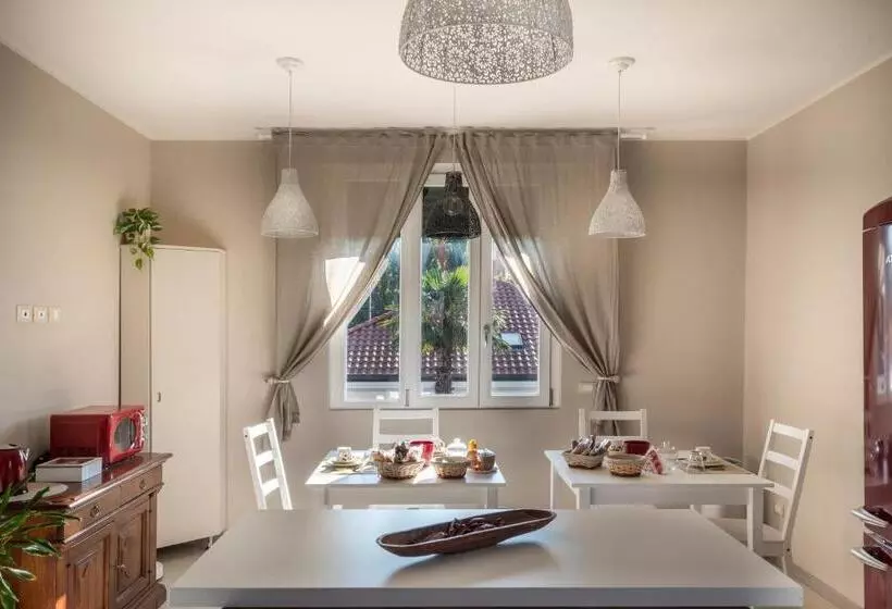 La S Volta Vanzago Bed And Breakfast