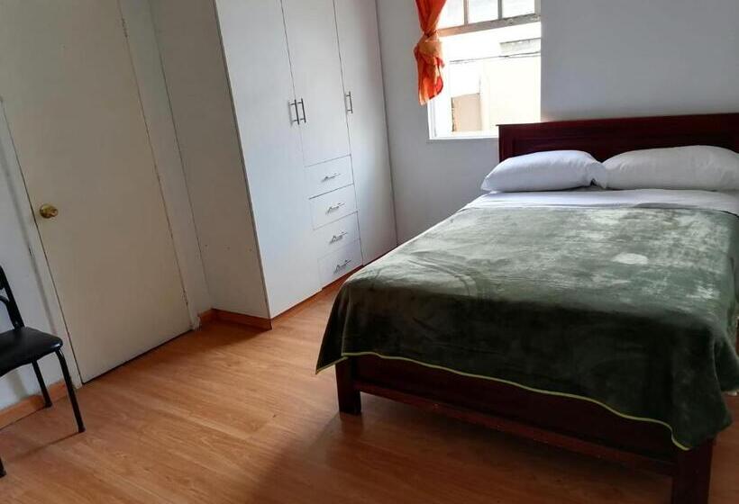 بنسيون Hostal Familia