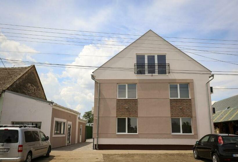 تختخواب و صبحانه Domaćin Komšijska Gostiona