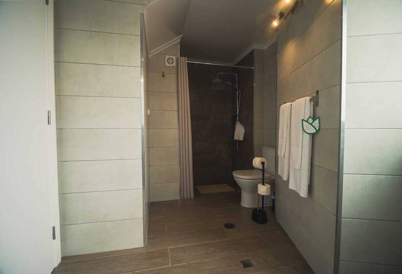 تختخواب و صبحانه Vila Rosario