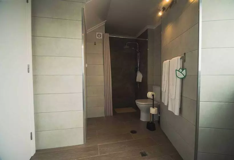 تختخواب و صبحانه Vila Rosario