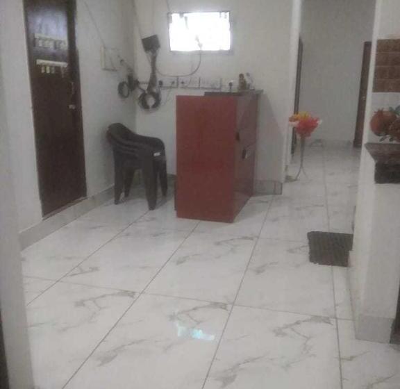 Hotel Oyo 91128 Mongoose Palace