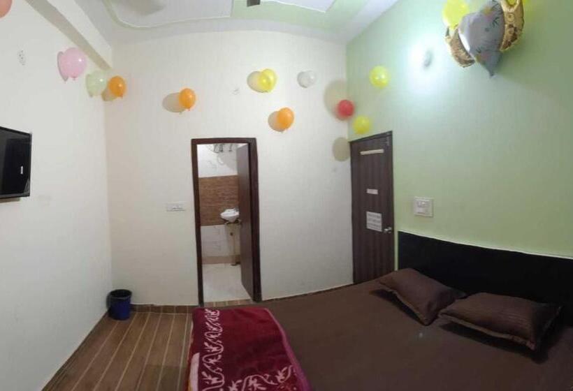 Hotel Oyo 91128  Mongoose Palace