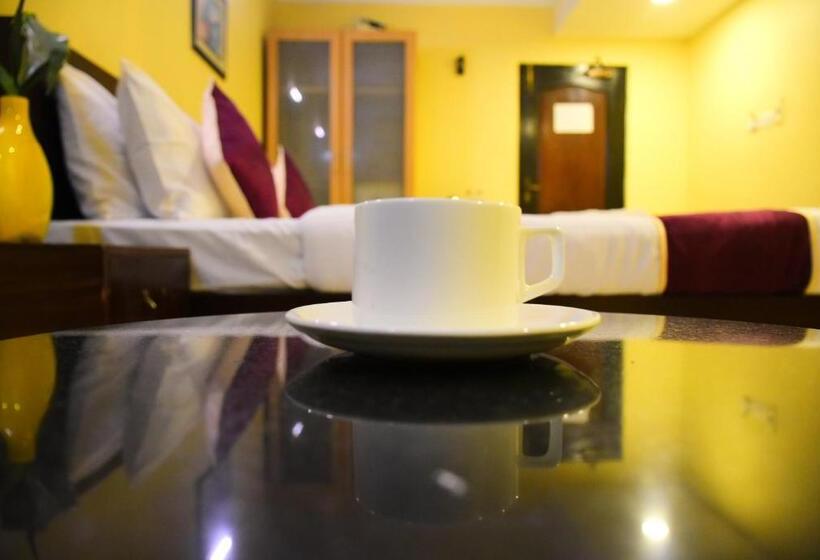 Nakshatree Hotels, Maruthi Residency  Mogappair