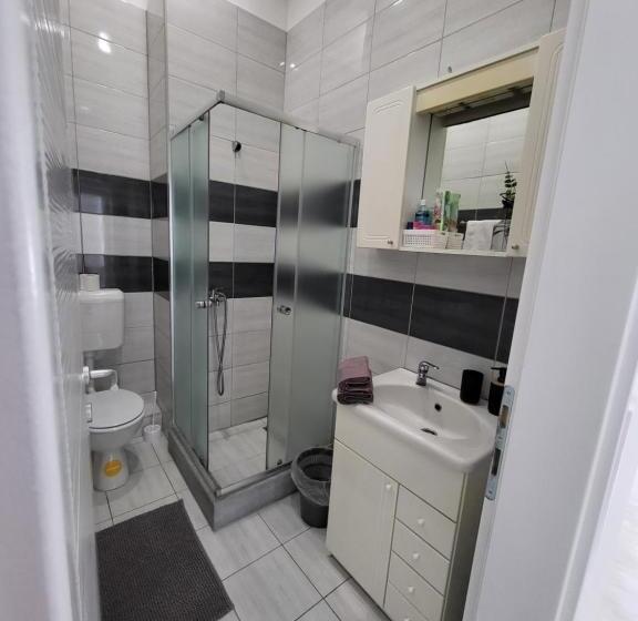 پانسیون Purple Rooms