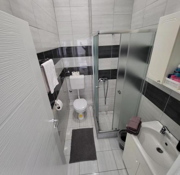 پانسیون Purple Rooms