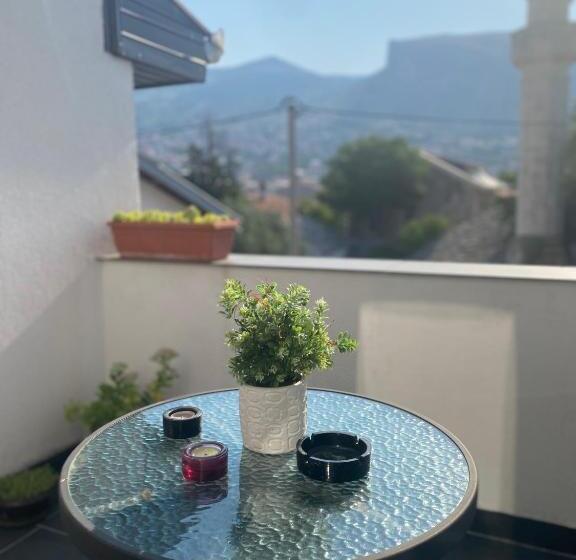 پانسیون Purple Rooms